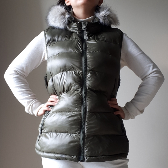 GAP Primaloft Super Warm Down Vest - Picture 2 of 10